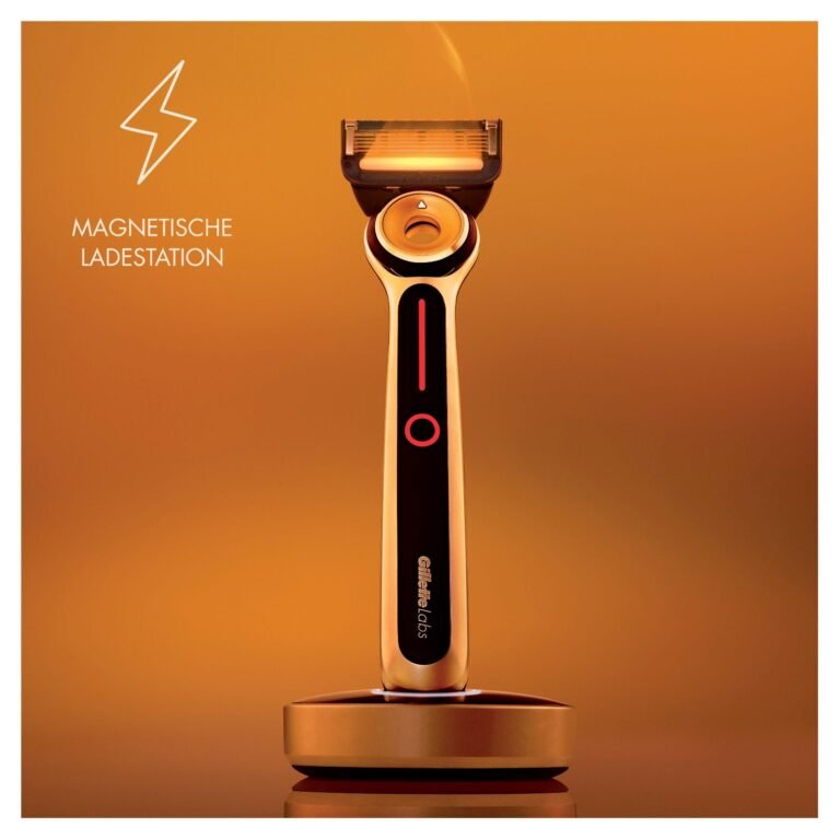 Gillette Labs Heated Razor + 2 Blades - Image 4