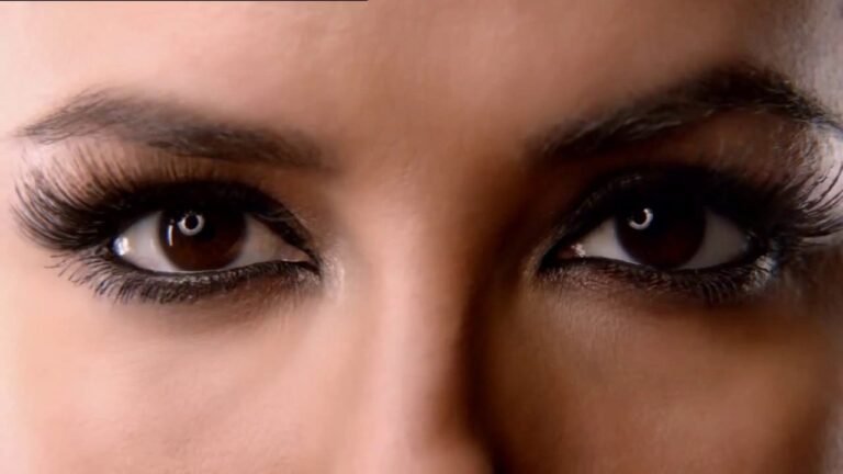 Loreal Mega Volume Collagen 24 Mascara Extra - Black - Image 6
