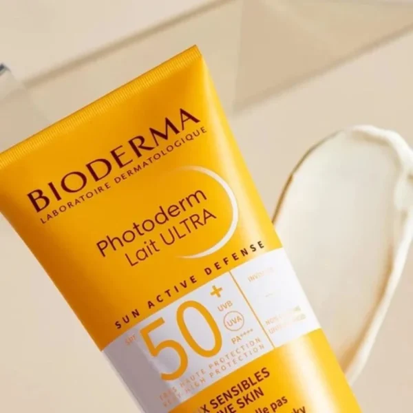 ⁦بيوديرما فوتوديرم لايت ألترا (200 مل) | حماية SPF50+ للبشرة الحساسة⁩ - الصورة ⁦2⁩