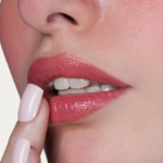 ⁦لوكا مرطب شفاه فوق البنفسجي الناعم 01⁩ - الصورة ⁦3⁩